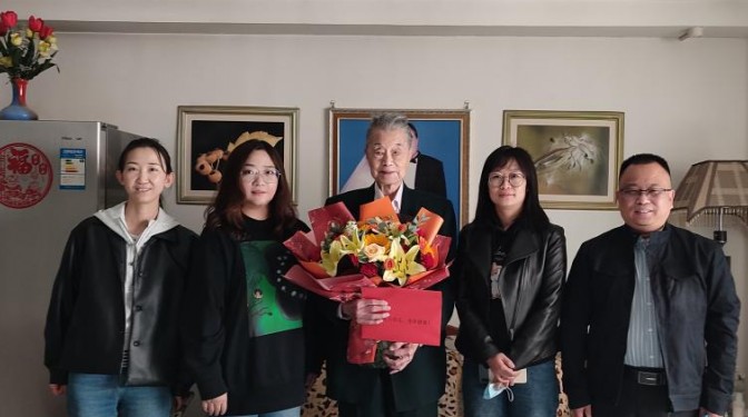 真情慰問、暖心祝福 ——甘肅建科院為退休老專家祝壽送福