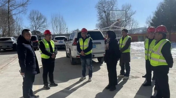 甘肅建科院紀(jì)委書記、工會主席趙欣赴積石山災(zāi)后維修項(xiàng)目部慰問一線員工